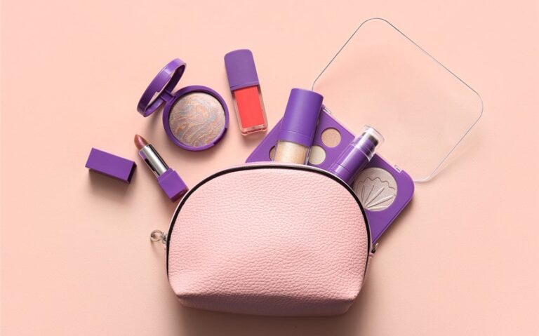How to Build a Capsule Makeup Bag for Travel or Busy Weeks Easily